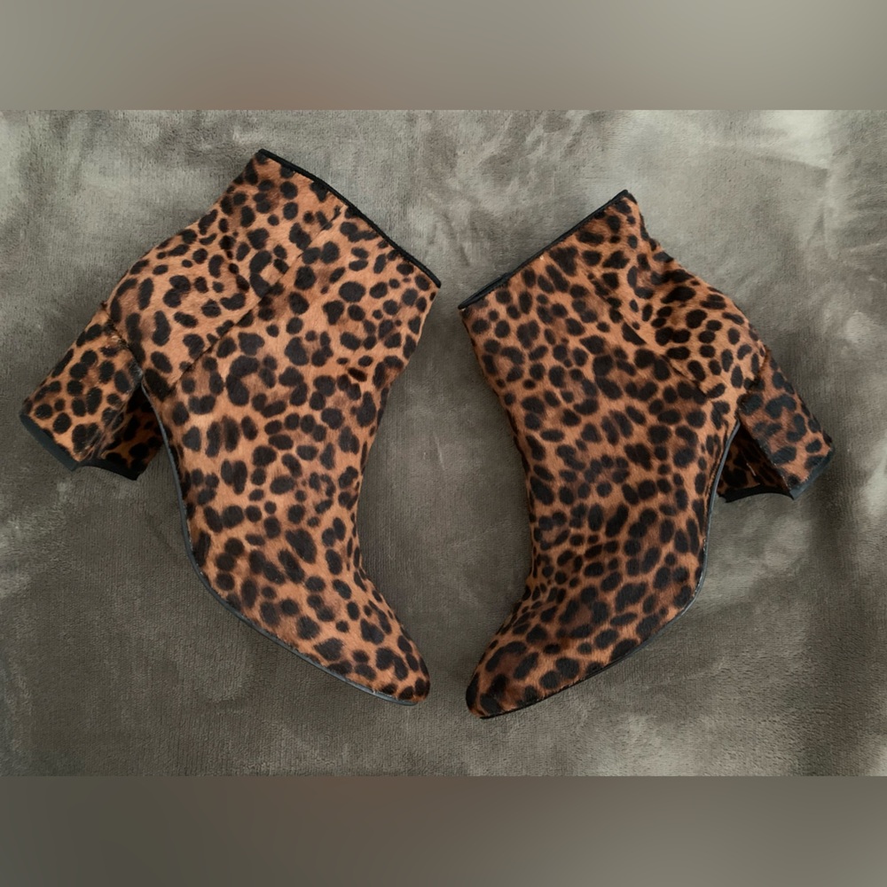 Marc Fisher brown leopard print block heel booties size 6.5